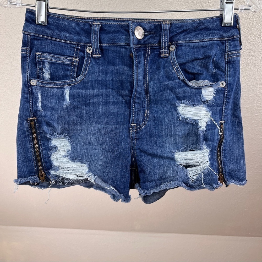 AMERICAN EAGLE OUTFITTERS ‘Only You’Distressed raw hem Shorts.Zipper on each leg
